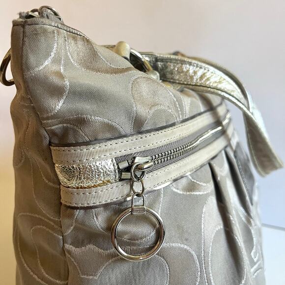 COACH POPPY RARE‼️ Tote, Champagne & Metallic - Picture 8 of 17